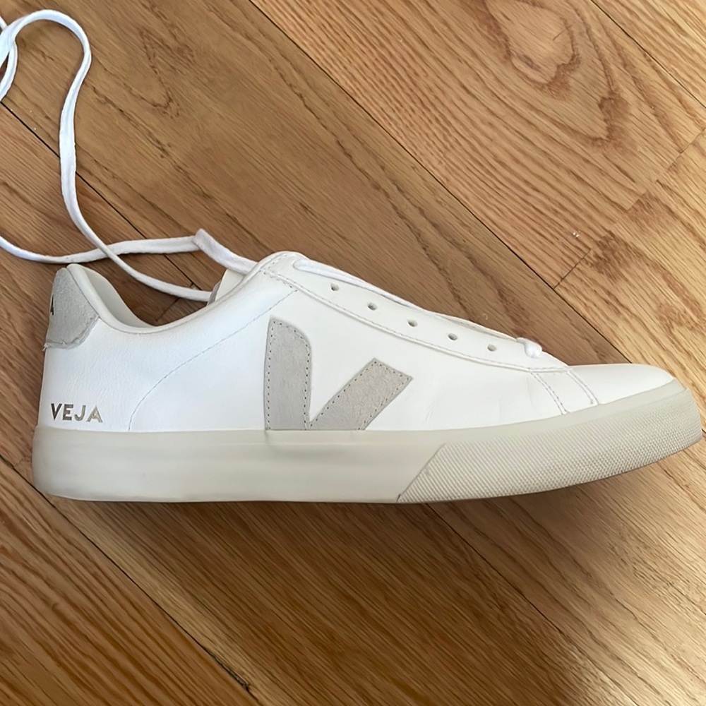 Veja Campo Extra White Natural